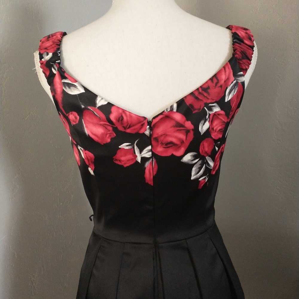 White House Black Market dress. B - Picture 6 of 12
